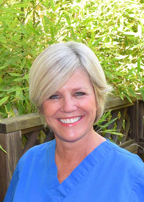 Dental hygienist Tam